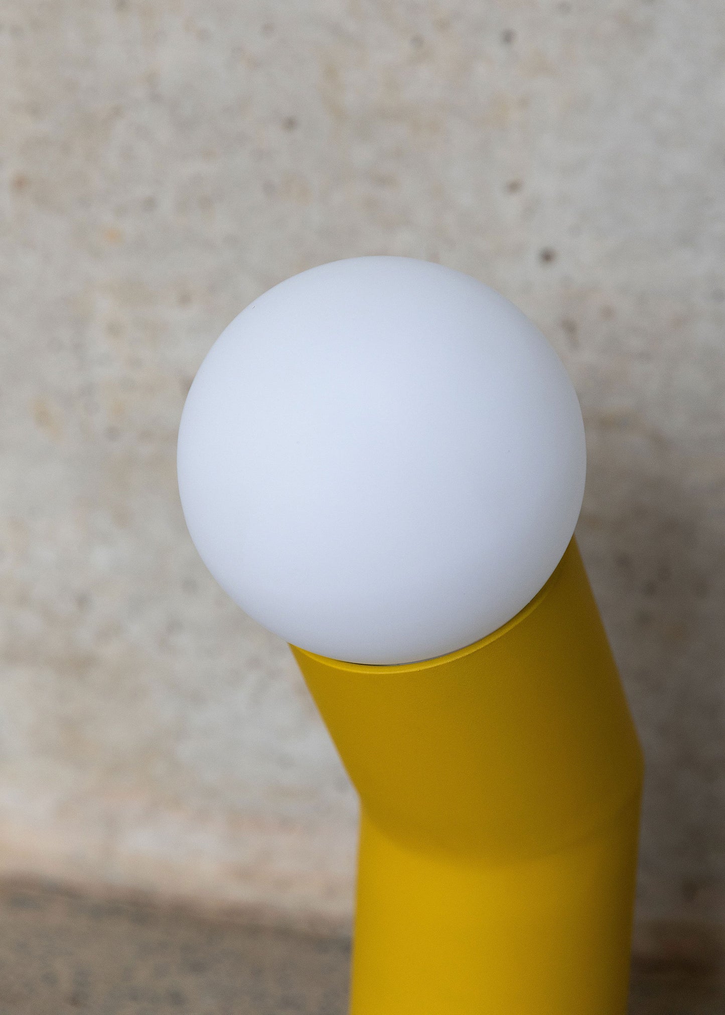 Capsule Lamp