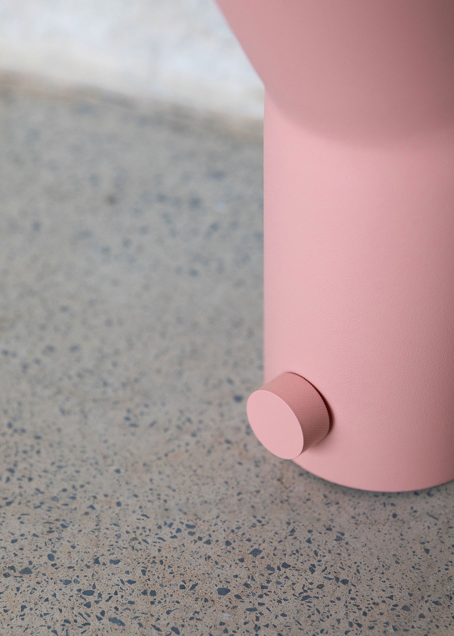 Capsule Lamp