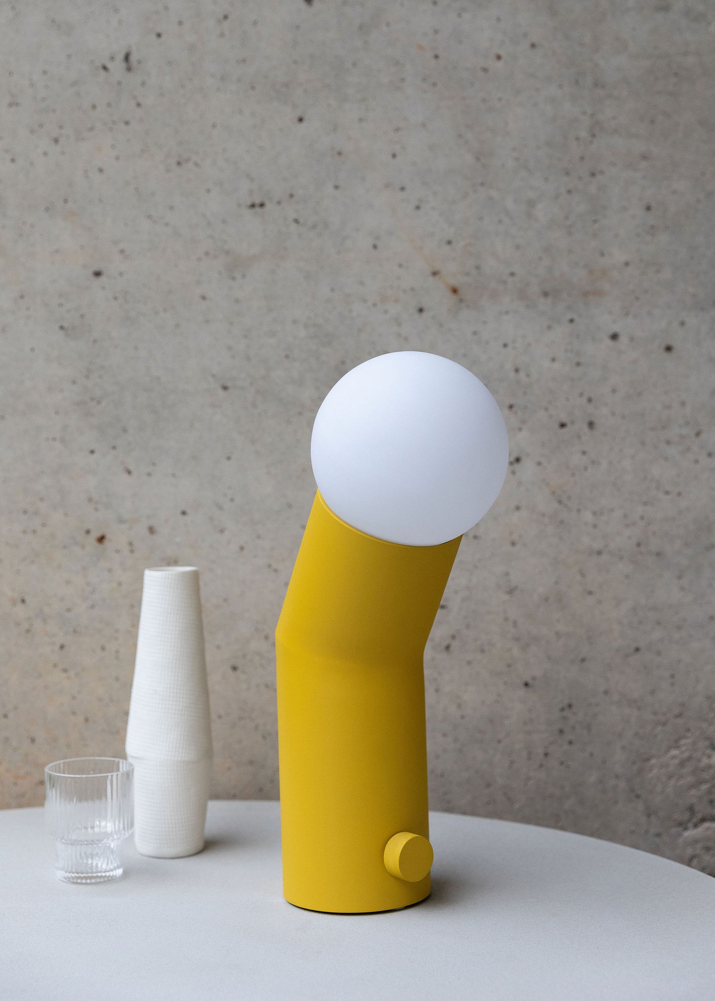 Capsule Lamp
