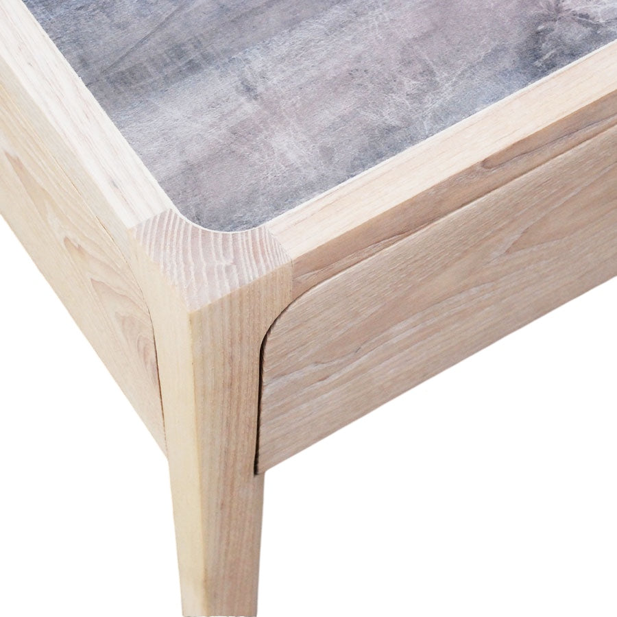 Oryx Pedestal
