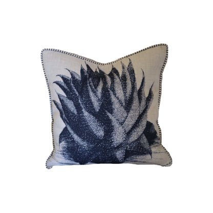 Monochrome Aloe Scatters